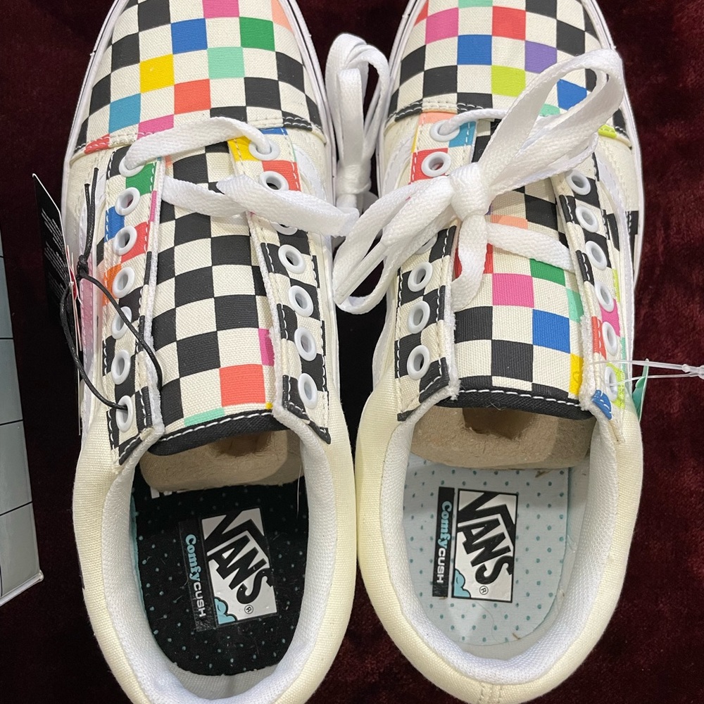 Comfycush Old Skool (MoMA)